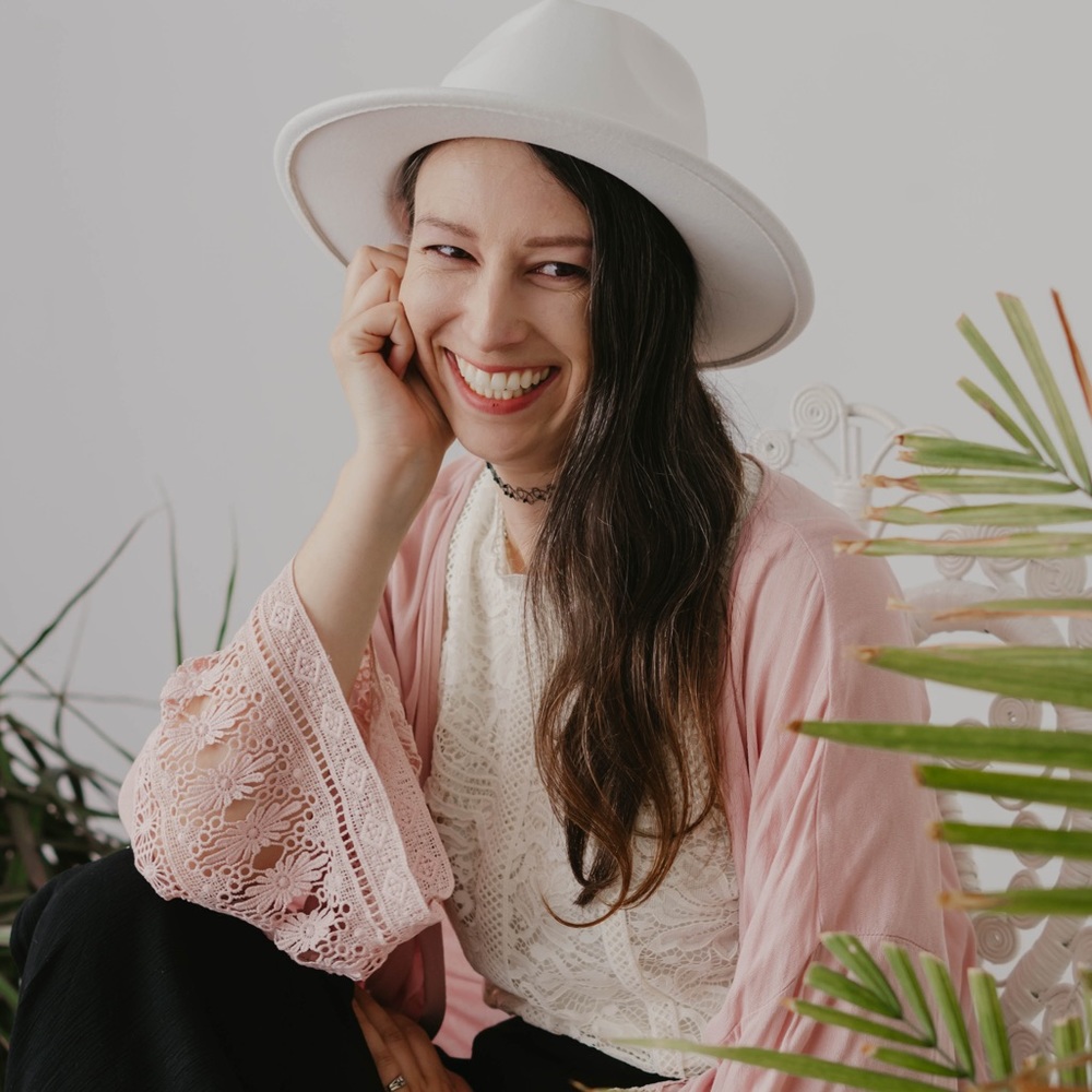 Meet your Posher, Cynthia